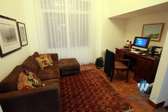 Beautiful house for rent in Westlake area, facing to the lake